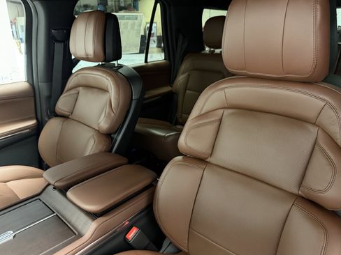 New 2026 Lincoln Navigator Reserve AWD/4WD image 21
