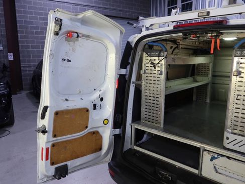 Used 2016 Ford Transit Connect XL FWD image 18