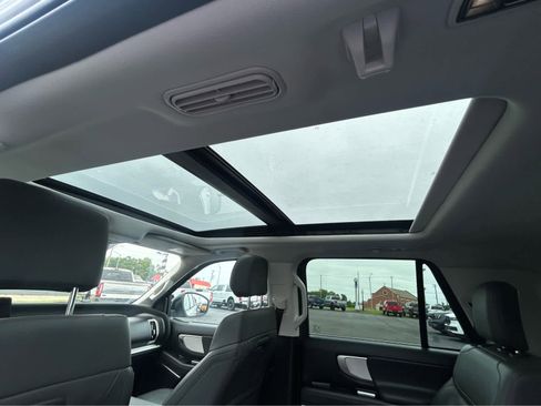 Used 2025 Ford Expedition Active AWD/4WD image 15