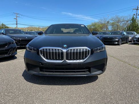 New 2026 BMW 530i xDrive w/ Premium Package AWD/4WD image 2