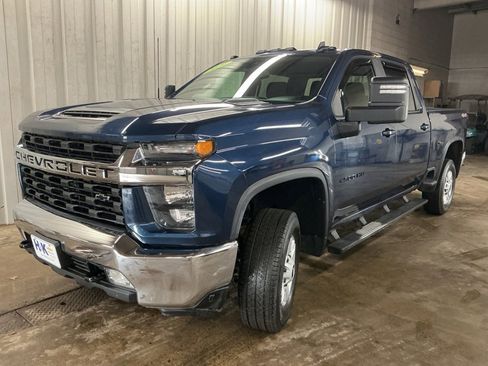 Used 2021 Chevrolet Silverado 2500 LT w/ Convenience Package image 4