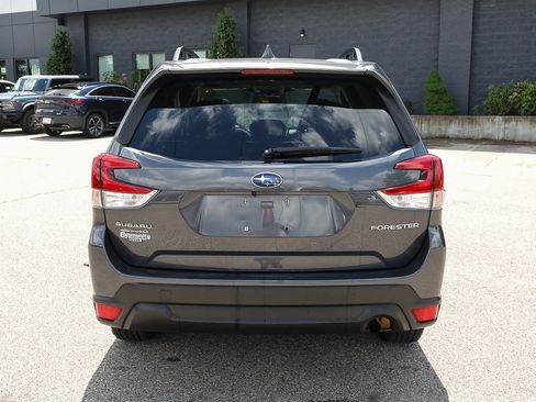Used 2022 Subaru Forester Premium AWD/4WD image 5