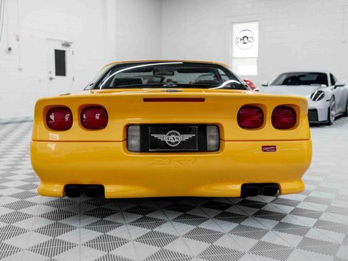 Used 1991 Chevrolet Corvette ZR-1 image 9