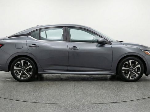 Used 2025 Nissan Sentra SV FWD image 11