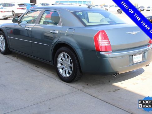 Used 2005 Chrysler 300 C w/ Navigation & Sound Group II image 4