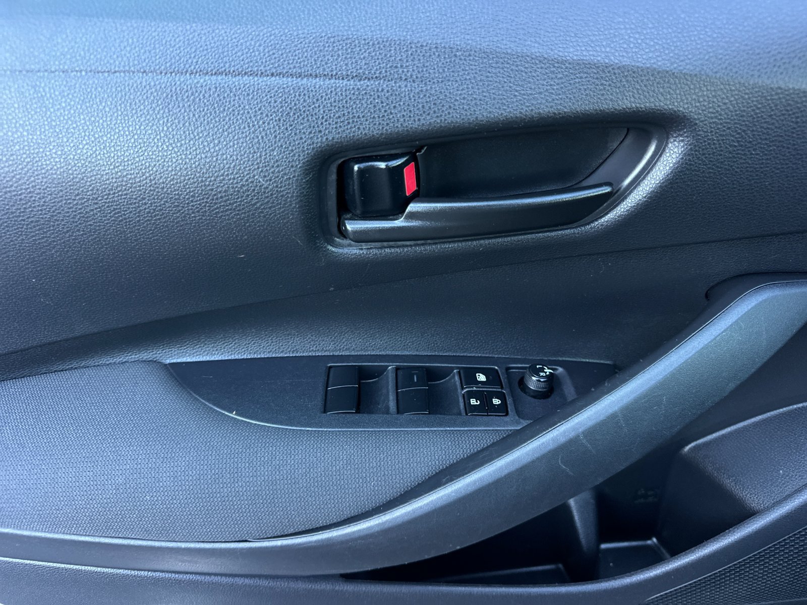 Used 2024 Toyota Corolla LE FWD image 10