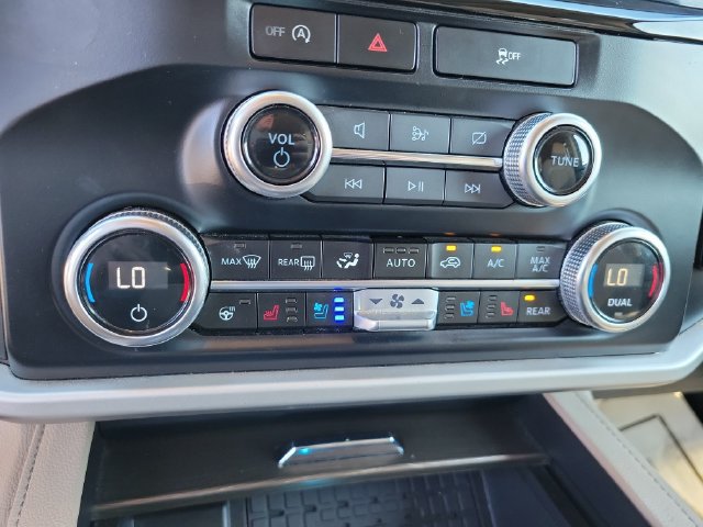 Used 2024 Ford Expedition Limited RWD image 24