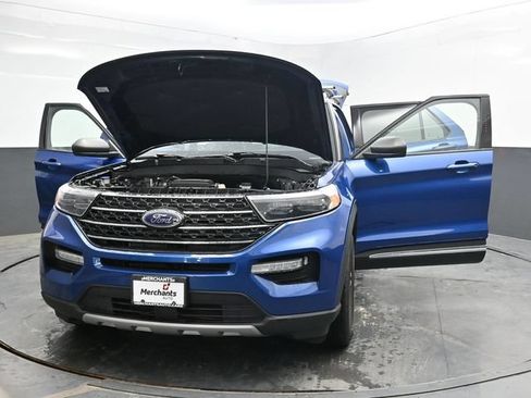 Used 2022 Ford Explorer XLT w/ Equipment Group 202A AWD/4WD image 45