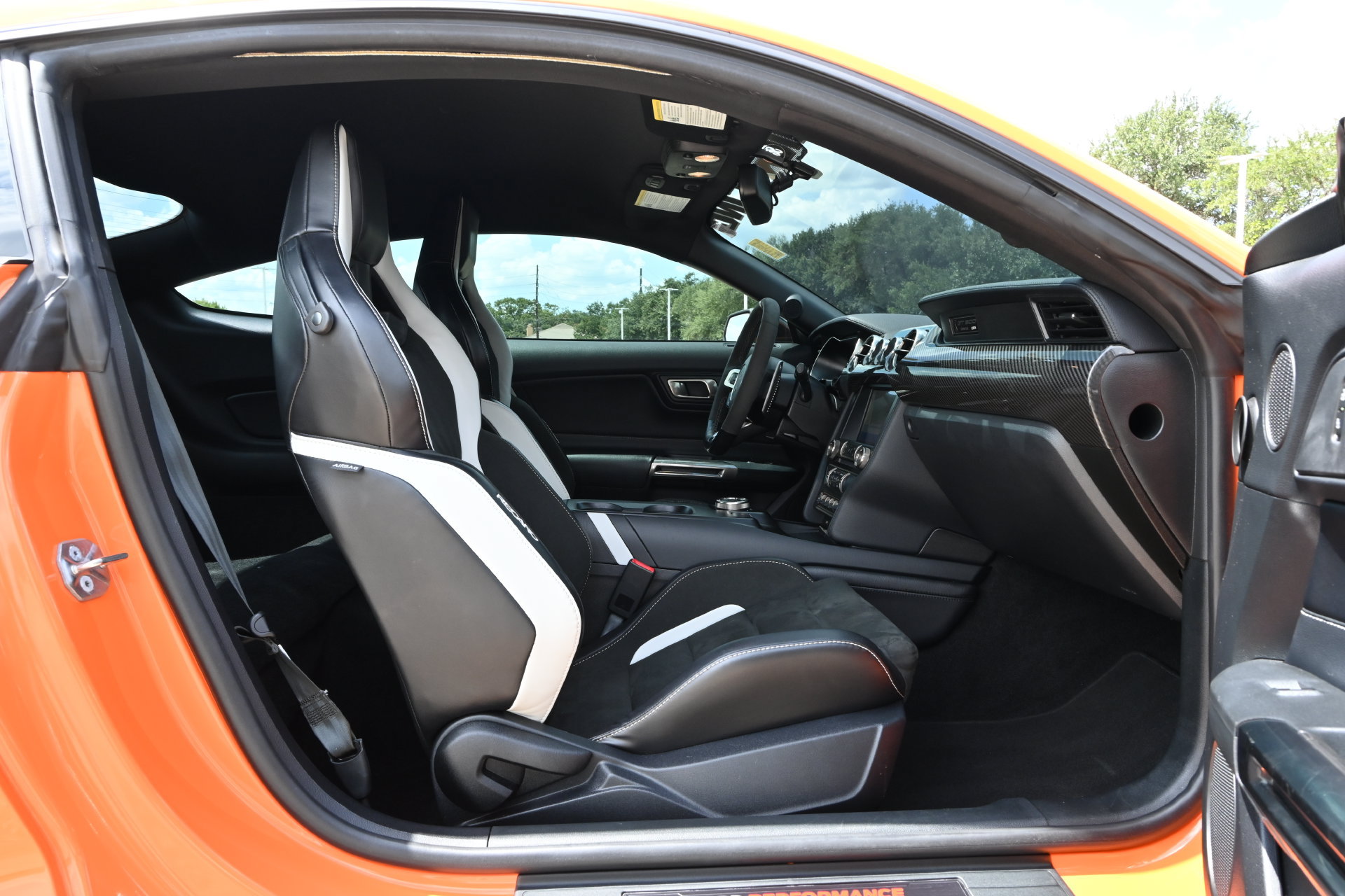 Used 2020 Ford Mustang Shelby GT500 w/ Carbon Fiber Track Pack RWD image 26