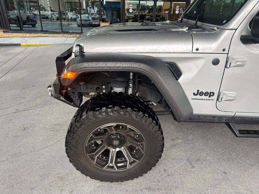 Used 2024 Jeep Wrangler Unlimited Sport AWD/4WD image 3