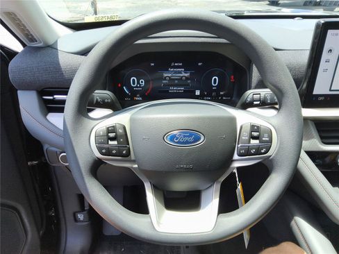 New 2026 Ford Explorer Active RWD image 12