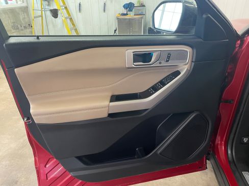 Used 2022 Ford Explorer Limited w/ Class IV Trailer Tow Package image 10