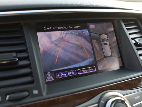 Used 2013 INFINITI QX56 4WD w/ Deluxe Touring Pkg image 27