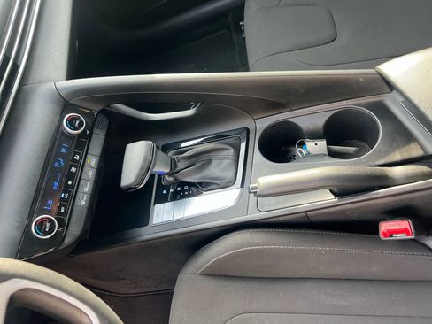 Used 2023 Hyundai Elantra SEL image 25