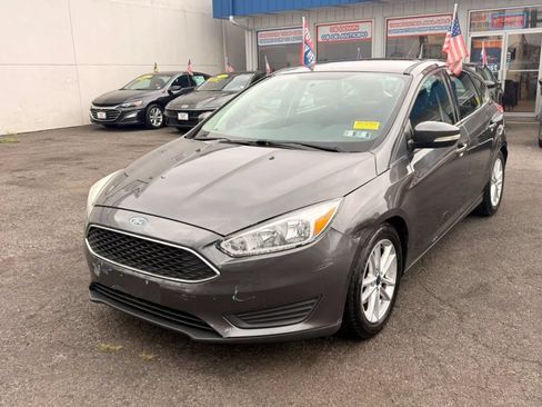 Used 2016 Ford Focus SE FWD image 4