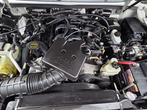 Used 2004 Ford Explorer Sport Trac 4x4 image 12