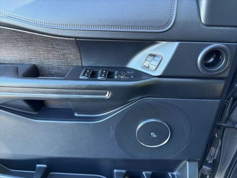 Used 2021 Ford Expedition Max Limited image 13