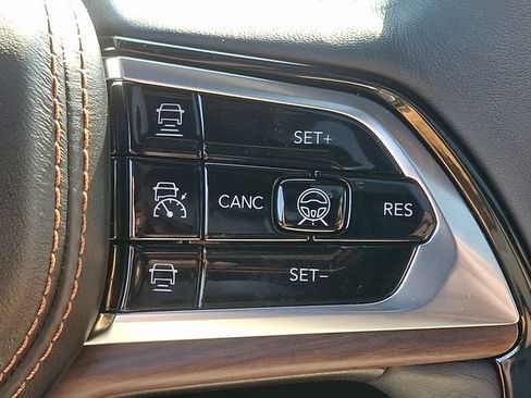 Used 2024 Jeep Grand Cherokee L Summit w/ Advanced Protech Group IV AWD/4WD image 23