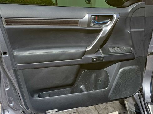 Used 2023 Lexus GX 460 Premium image 15