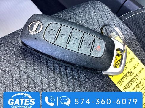 Used 2024 Nissan Rogue SV image 29