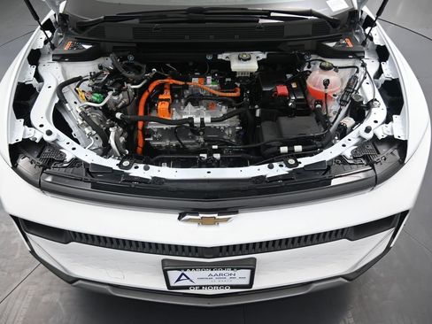 Used 2025 Chevrolet Equinox EV LT w/ Convenience Package image 13