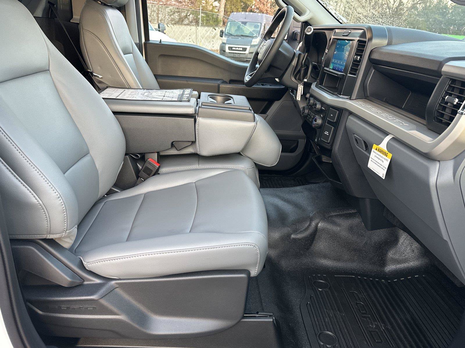 New 2025 Ford F350 XL w/ XL Chrome Package AWD/4WD image 17
