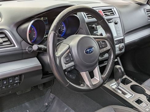 Used 2017 Subaru Outback 2.5i Premium image 14