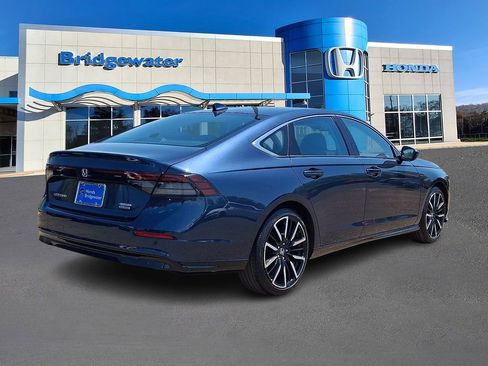 Used 2023 Honda Accord Touring image 6