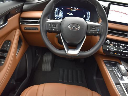 Used 2025 INFINITI QX60 Sensory w/ Vision Package AWD/4WD image 32
