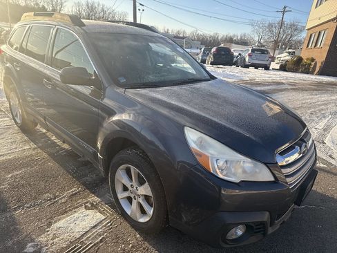 Used 2014 Subaru Outback 2.5i Premium image 11
