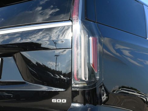 Used 2023 Cadillac Escalade Premium Luxury RWD image 23