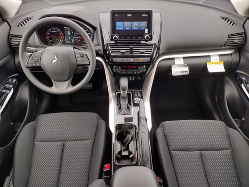 New 2026 Mitsubishi Eclipse Cross LE image 2