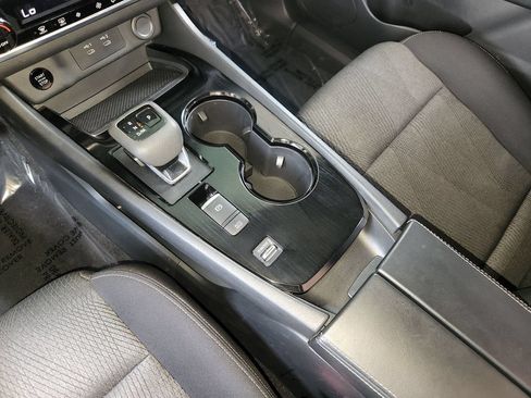 Used 2026 Nissan Rogue SV FWD image 22