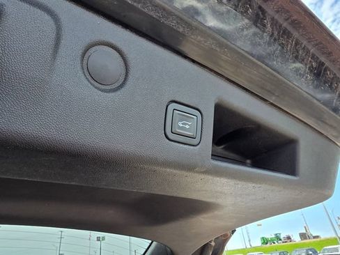 Used 2018 Chevrolet Equinox LT AWD/4WD image 9