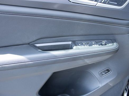 Used 2024 Volkswagen Atlas Cross Sport SEL Premium R-Line image 18