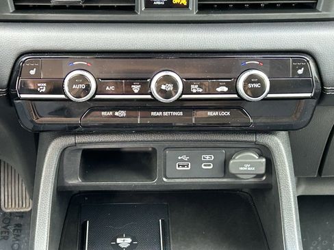 Used 2023 Honda Pilot EX-L image 16