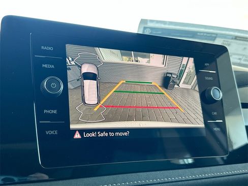 New 2026 Volkswagen Taos SE image 29