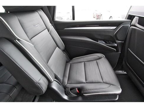 New 2026 Cadillac Escalade Luxury w/ Touring Package AWD/4WD image 11