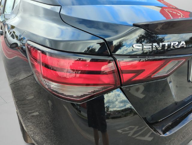 Certified 2025 Nissan Sentra SR w/ SR Premium Package FWD image 13