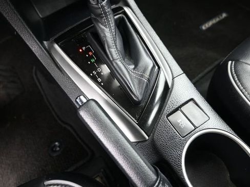 Used 2015 Toyota Corolla LE Premium image 16