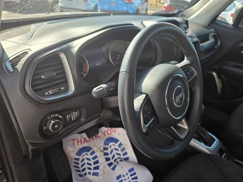 Used 2022 Jeep Renegade Latitude w/ Convenience Group image 10