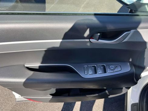 Used 2023 Hyundai Palisade SE image 16