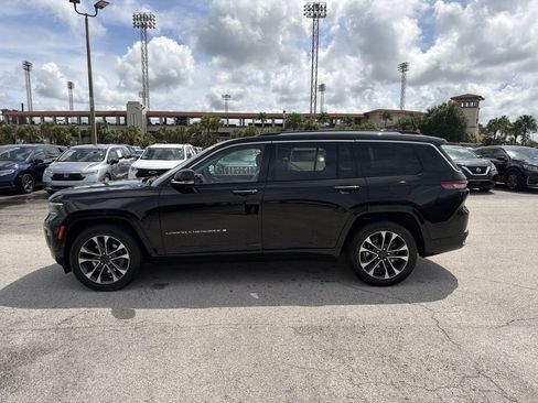 Used 2021 Jeep Grand Cherokee L Overland w/ Luxury Tech Group IV AWD/4WD image 7