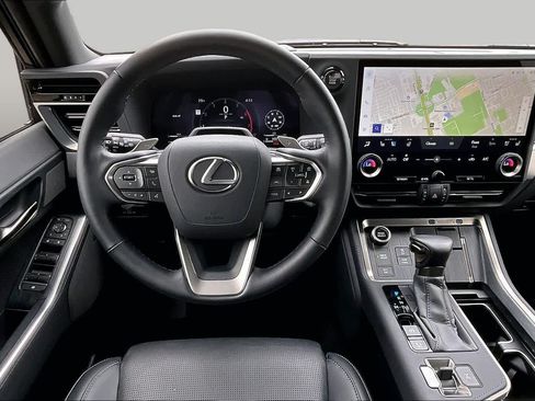 Used 2025 Lexus GX 550 w/ Accessory Package (2T) AWD/4WD image 6