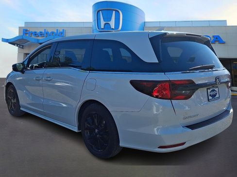 Used 2024 Honda Odyssey Sport image 4