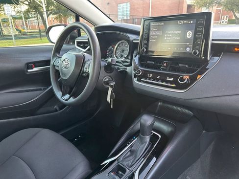 Used 2020 Toyota Corolla LE image 28