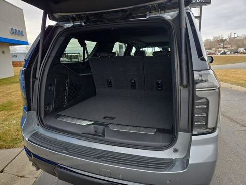 Used 2025 Chevrolet Suburban Z71 w/ Comfort Package image 19