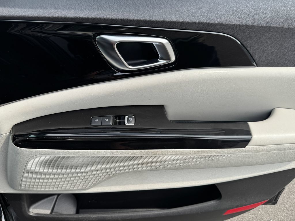 Used 2024 Kia Carnival SX FWD image 31