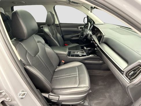 Used 2024 Kia Sorento S w/ Panoramic Sunroof Package image 19