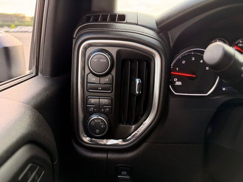 Used 2022 Chevrolet Silverado 2500 LT w/ Convenience Package AWD/4WD image 30